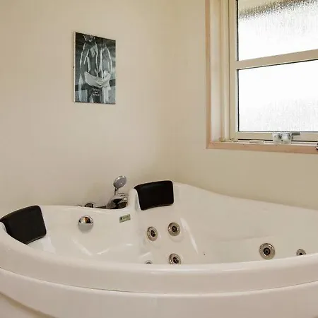 Tatil Evi Sleeps 8 Wifi Frederikshavn